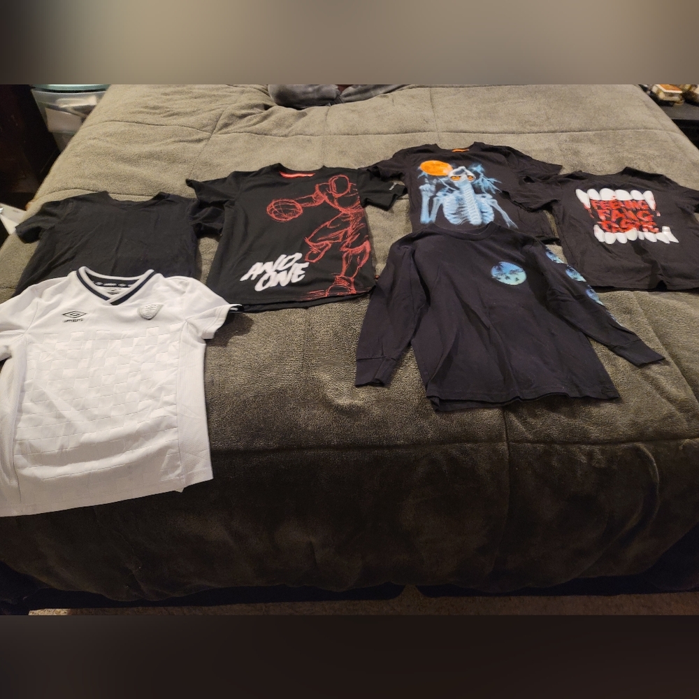 Youth boys size 6/7 long and short sleeve tops